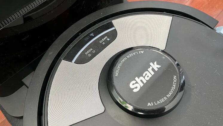 Shark AI Ultra with bins